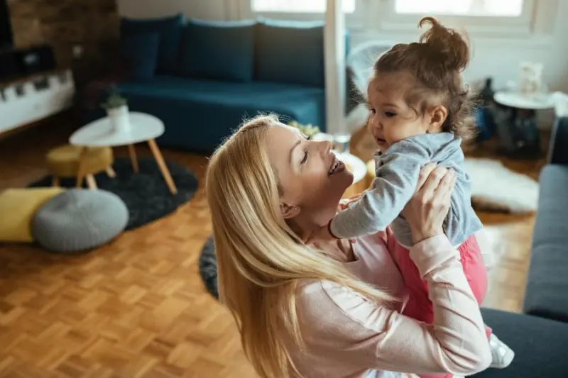 71% Polaków uważa, że pracodawcy niechętnie zatrudniają matki małych dzieci